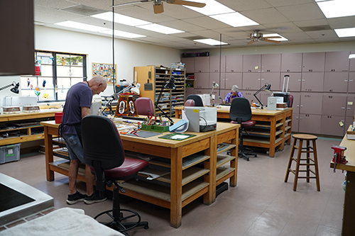 Stained glass workshop at Mountain Shadows