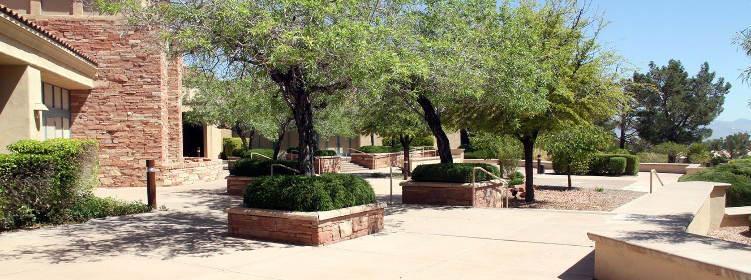 Desert Vista entrance and grounds